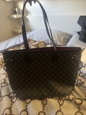 Classic Check Pattern Tote Bag in Black